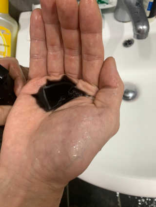 the naked object [탈모볼륨샴푸] 디블랙 팩 샴푸 — 4.5점을 준 리뷰어가 2019년 12월 올린 사용 사진