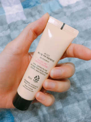 제니코코 제니 탑 커버 파운데이션 — 4.17점을 준 리뷰어가 2017년 5월 올린 사용 사진