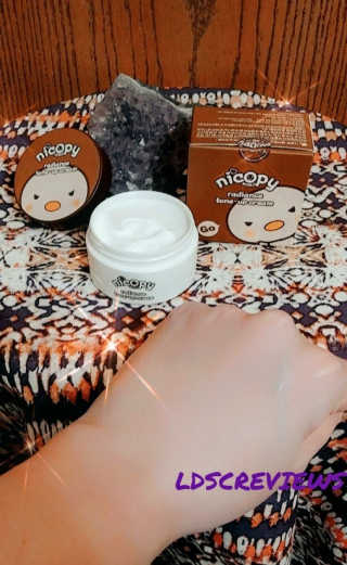 니코피 래디언스 톤업 크림 — 4.5점을 준 리뷰어가 2019년 12월 올린 사용 사진