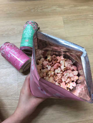 GS25 벚꽃 팝콘 + 벚꽃스파클링 + 벚꽃 청포도 에이드 — 5점을 준 리뷰어가 2018년 3월 올린 사용 사진