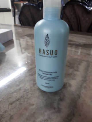 셀리본 하수오 내츄럴 프리벤션 탈모관리 샴푸 300ml — 5점을 준 리뷰어가 2019년 11월 올린 사용 사진