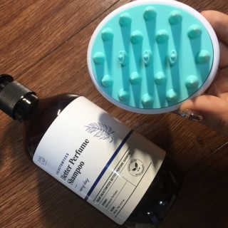 달리프 베러 퍼퓸 샴푸 1000ml 레이니데이 or 일랑로즈 — 5점을 준 리뷰어가 2019년 12월 올린 사용 사진