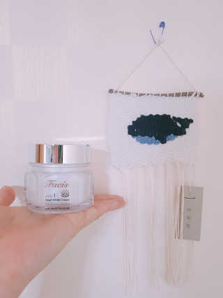파시스 올인원 진주 화이트닝 크림 100ml — 2점을 준 리뷰어가 2019년 5월 올린 사용 사진