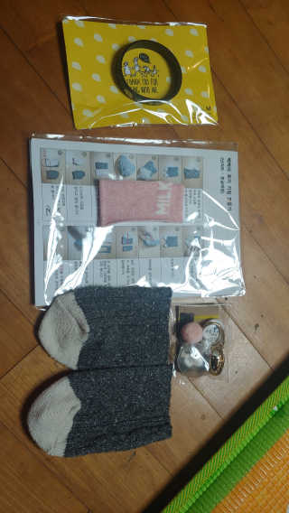 삭스플리즈 [DIY] 삑삑이 토끼 양말인형 키링 만들기+실+기부팔찌 — 3.5점을 준 리뷰어가 2020년 3월 올린 사용 사진