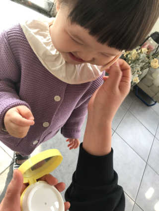 아토팜 톡톡 페이셜 선팩트 SPF43 PA+++ — 4.67점을 준 리뷰어가 2018년 4월 올린 사용 사진