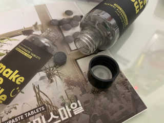 메이크미스마일 고체치약 — 4점을 준 리뷰어가 2019년 7월 올린 사용 사진