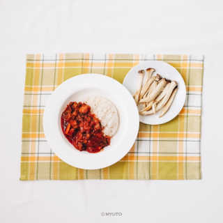 뜰아채유통 춘천닭갈비덮밥소스와 머쉬마루 버섯 — 5점을 준 리뷰어가 2018년 12월 올린 사용 사진