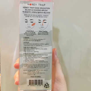 Honey Trap 엣지 그라데이션 블러쉬 & 섀딩 브러쉬 — 3.75점을 준 리뷰어가 2017년 11월 올린 사용 사진