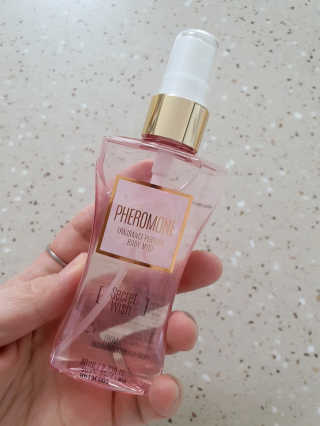 레드컨테이너 페로몬향 퍼퓸 바디미스트 80ml — 5점을 준 리뷰어가 2020년 3월 올린 사용 사진