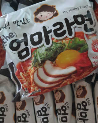 라면 그대로가 제일 맛있는 더엄마라면 — 5점을 준 리뷰어가 2019년 7월 올린 사용 사진