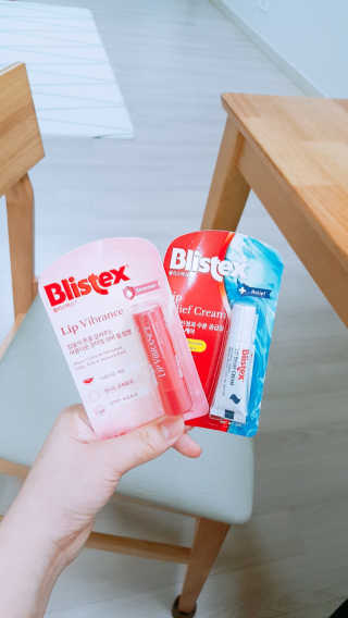 블리스텍스 립 릴리프 크림 립밤, 립 바이브런스 립밤 — 5점을 준 리뷰어가 2018년 11월 올린 사용 사진