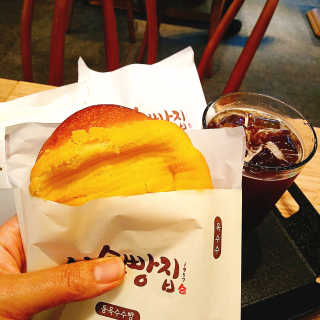 삼송빵집 부천점 [삼송빵집 부천역사점]삼송빵집 특별세트 — 5점을 준 리뷰어가 2019년 8월 올린 사용 사진
