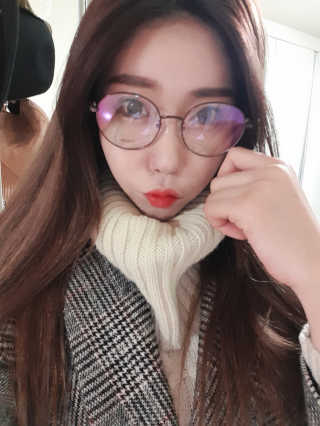 다온 1만원대 동글이안경  잘나가는 3가지 칼라 — 5점을 준 리뷰어가 2019년 1월 올린 사용 사진