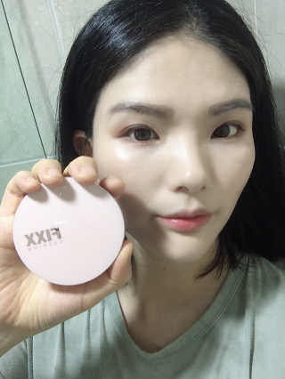 쏘내추럴 밀착 착붙 픽스쿠션 — 5점을 준 리뷰어가 2019년 8월 올린 사용 사진