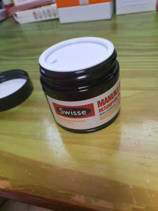 SWISSE 스위스 마누카 허니 디톡시파잉 페이셜 마스크 — 5점을 준 리뷰어가 2020년 1월 올린 사용 사진