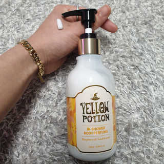 바디홀릭 인샤워 바디퍼퓸 옐로우포션 250ML — 5점을 준 리뷰어가 2019년 4월 올린 사용 사진