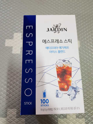 (주)쟈뎅 [쟈뎅] 에스프레소스틱 아이스블렌드 — 4점을 준 리뷰어가 2019년 5월 올린 사용 사진