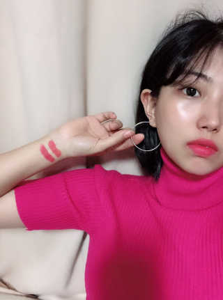 [블랙루즈] 로즈 벨벳 립스틱 택1+랜덤1 — 5점을 준 리뷰어가 2019년 1월 올린 사용 사진
