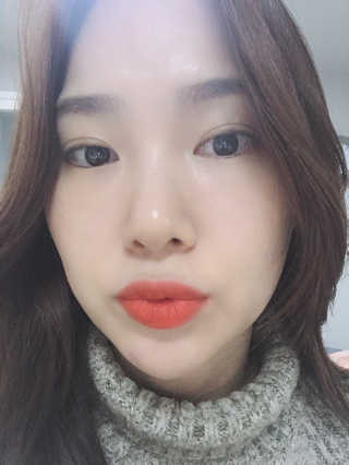 [블랙루즈] 에어 핏 벨벳 틴트5 1+1 — 4.5점을 준 리뷰어가 2019년 11월 올린 사용 사진