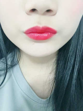아가타 [AGATHA] 프리미에르 립스틱 — 2.67점을 준 리뷰어가 2018년 5월 올린 사용 사진