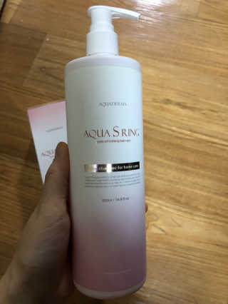 아쿠아큐링 아쿠아S링 퓨어리프레싱 헤어케어 500ml — 5점을 준 리뷰어가 2018년 8월 올린 사용 사진