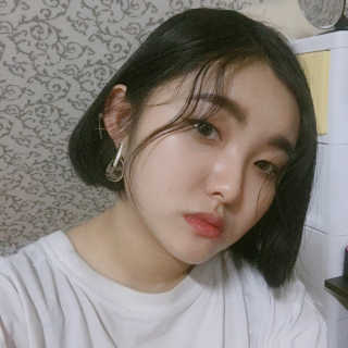JM솔루션 물광 커버 파운데이션 럭셔리 — 4.33점을 준 리뷰어가 2019년 1월 올린 사용 사진