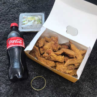 [치킨마루]-  빠사칸윙봉현미 + 콜라 500ml — 5점을 준 리뷰어가 2019년 7월 올린 사용 사진