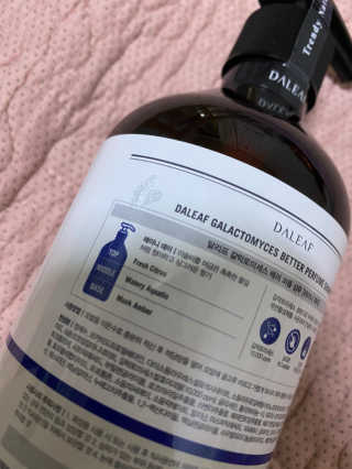 달리프 베러 퍼퓸 샴푸 1000ml 레이니데이 or 일랑로즈 — 5점을 준 리뷰어가 2020년 2월 올린 사용 사진