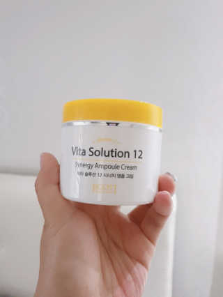 지고트 비타솔루션12 시너지 앰플 크림 100ml — 5점을 준 리뷰어가 2019년 6월 올린 사용 사진