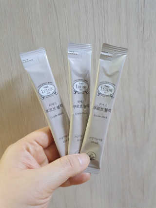 [하우투잇] 뤼에르 쿠르브 블랙 10ml x 30포 총 300ml — 5점을 준 리뷰어가 2020년 2월 올린 사용 사진