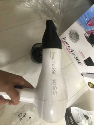 키스뉴욕 인스타에어 360 드라이기 — 4점을 준 리뷰어가 2018년 1월 올린 사용 사진