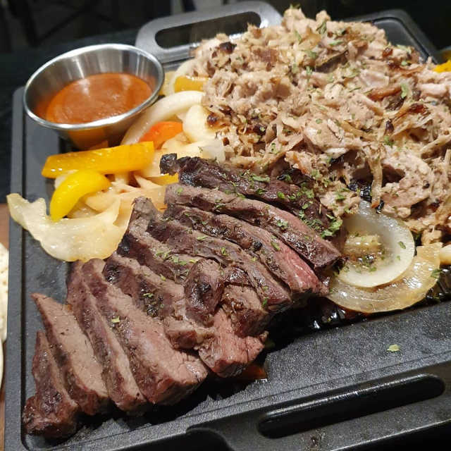 [리틀동키]치킨+포크파히타or스테이크+포크파히타 리뷰 사진