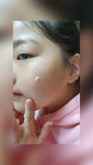 꼬모조이 초크초크 콩순이 탑투토 로션 — 5점을 준 리뷰어가 2019년 12월 올린 사용 사진