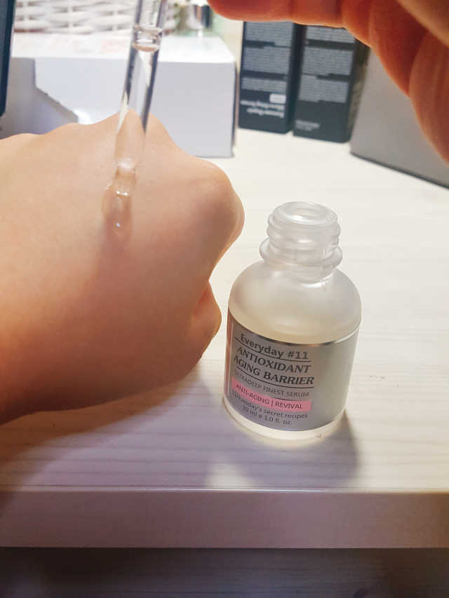 일레븐휴즈데이 안티옥시던트 에이징 배리어 리뷰 사진