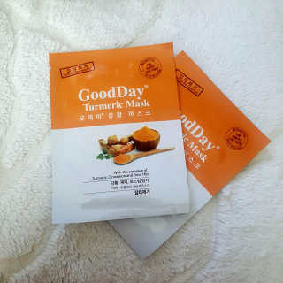 GoodDay Skincare GoodDay 강황 마스크 — 5점을 준 리뷰어가 2019년 6월 올린 사용 사진
