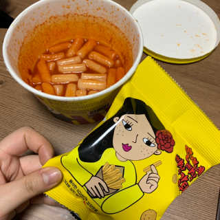 청담동말자싸롱 말자네떡볶이4EA말자네빠삭빠삭감튀5EA — 2.5점을 준 리뷰어가 2019년 1월 올린 사용 사진
