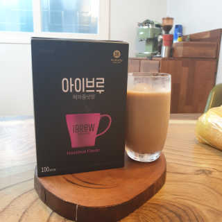 한국맥널티 아이브루 헤이즐넛향 100T — 5점을 준 리뷰어가 2019년 10월 올린 사용 사진