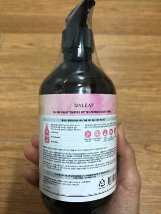 달리프 갈락토미세스 베러 퍼퓸 바디워시 로즈머스크 — 4.5점을 준 리뷰어가 2020년 2월 올린 사용 사진