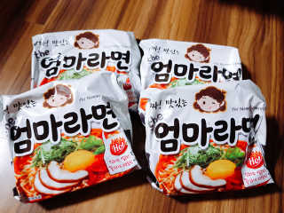 라면 그대로가 제일 맛있는 더엄마라면 — 5점을 준 리뷰어가 2019년 9월 올린 사용 사진