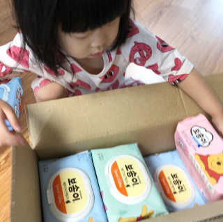 보솜이 아기물티슈 베이비케어 푸에디션 캡 74매 10입 — 3.5점을 준 리뷰어가 2019년 4월 올린 사용 사진