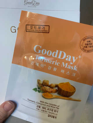 GoodDay Skincare GoodDay 강황 마스크 — 5점을 준 리뷰어가 2019년 12월 올린 사용 사진