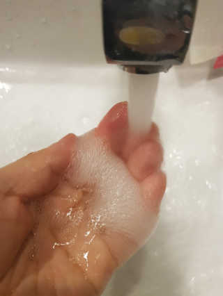 the naked object [탈모볼륨샴푸] 디블랙 팩 샴푸 — 1점을 준 리뷰어가 2020년 1월 올린 사용 사진