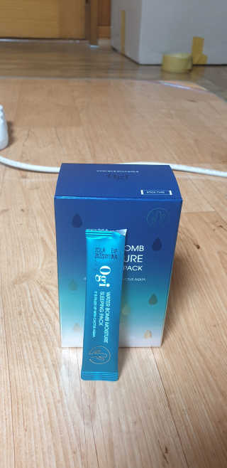 오지아이 워터 밤 모이스처 슬리핑 팩 4ml X 20pcs — 3.5점을 준 리뷰어가 2019년 12월 올린 사용 사진
