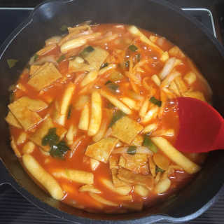 [홍코너떡볶이]옛날떡볶이 인기맛 4팩세트 — 5점을 준 리뷰어가 2019년 12월 올린 사용 사진