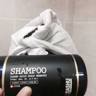 다슈코리아 다슈 데일리 한방 두피 골드 샴푸 500ml — 3.67점을 준 리뷰어가 2017년 6월 올린 사용 사진