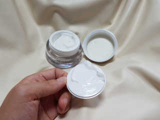 헤브닝 인텐시브 화이트닝크림 50ml — 5점을 준 리뷰어가 2018년 9월 올린 사용 사진