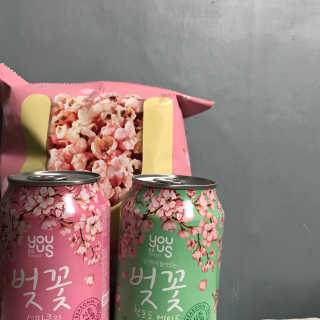 GS25 벚꽃 팝콘 + 벚꽃스파클링 + 벚꽃 청포도 에이드 — 3.67점을 준 리뷰어가 2018년 3월 올린 사용 사진