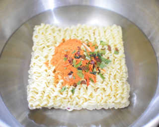 라면 그대로가 제일 맛있는 더엄마라면 — 5점을 준 리뷰어가 2019년 7월 올린 사용 사진