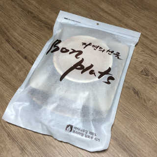 본플라 친환경 야자나무잎 접시 — 5점을 준 리뷰어가 2018년 8월 올린 사용 사진