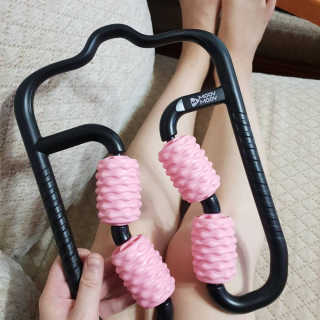 뭅뭅 바디핏레그롤러 종아리 허벅지 하체 마사지기 — 4.5점을 준 리뷰어가 2019년 9월 올린 사용 사진